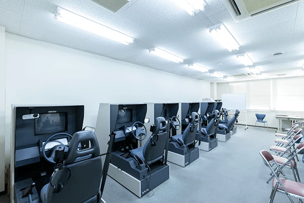 トレーチャー（模擬運転装置）　江南自動車学校